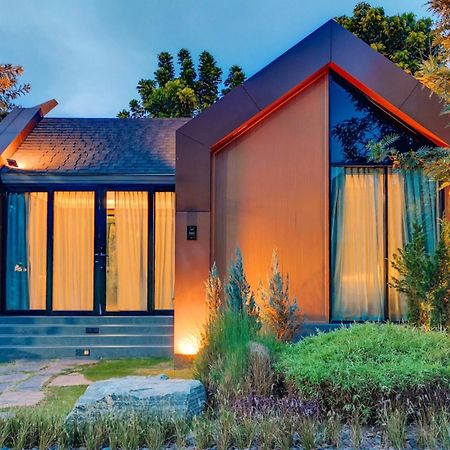 See Stars & Forest Resort Amphoe Sawang Daen Din Bagian luar foto