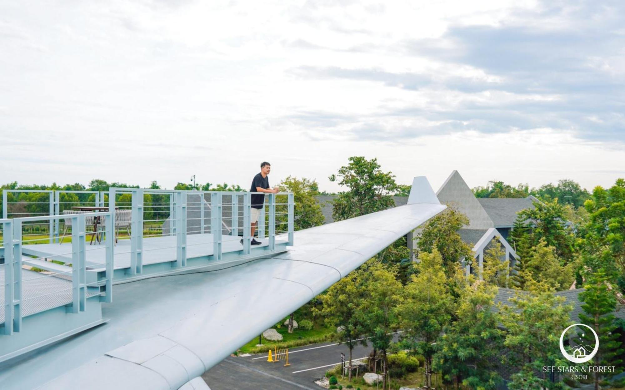 See Stars & Forest Resort Amphoe Sawang Daen Din Bagian luar foto