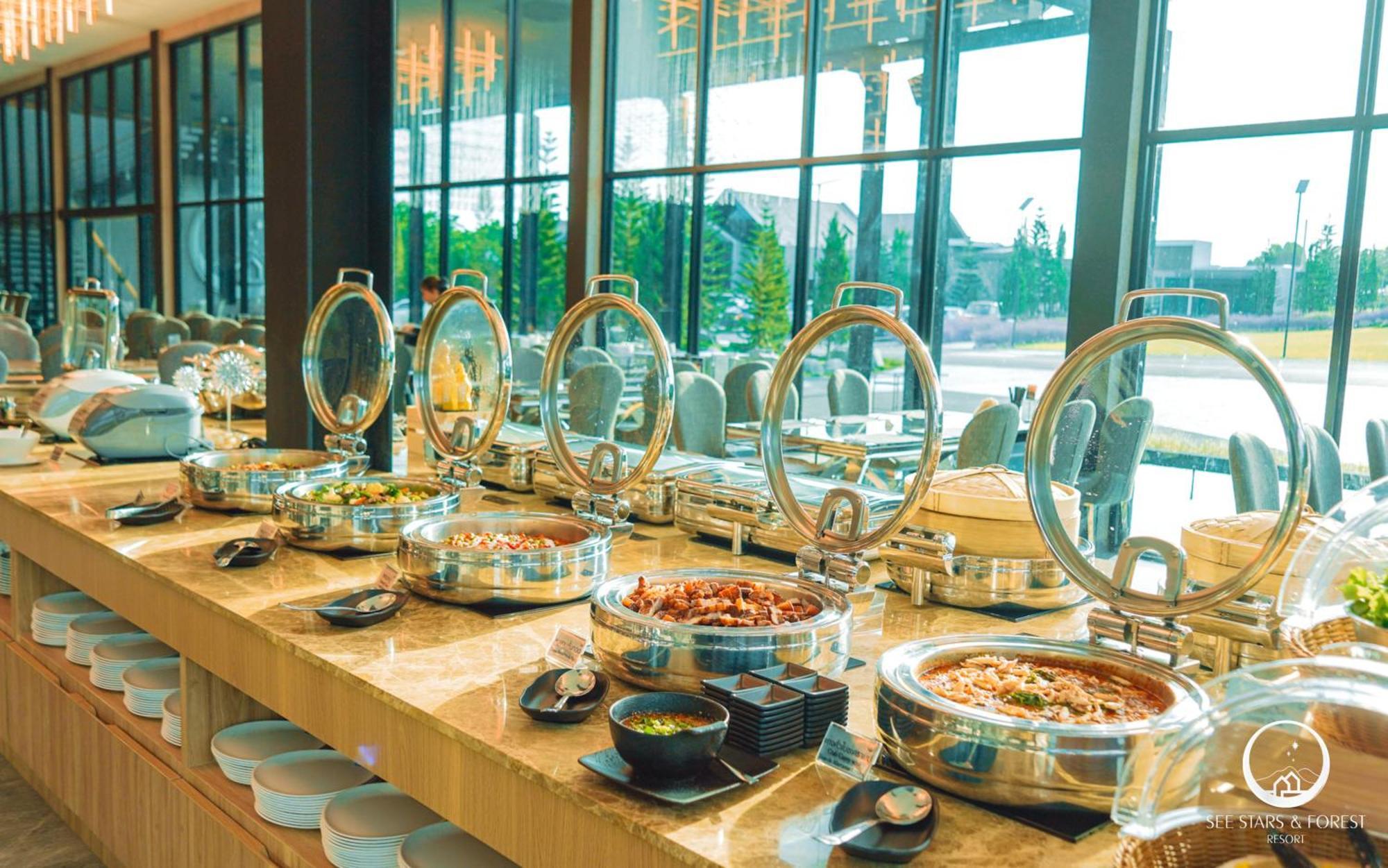 See Stars & Forest Resort Amphoe Sawang Daen Din Bagian luar foto