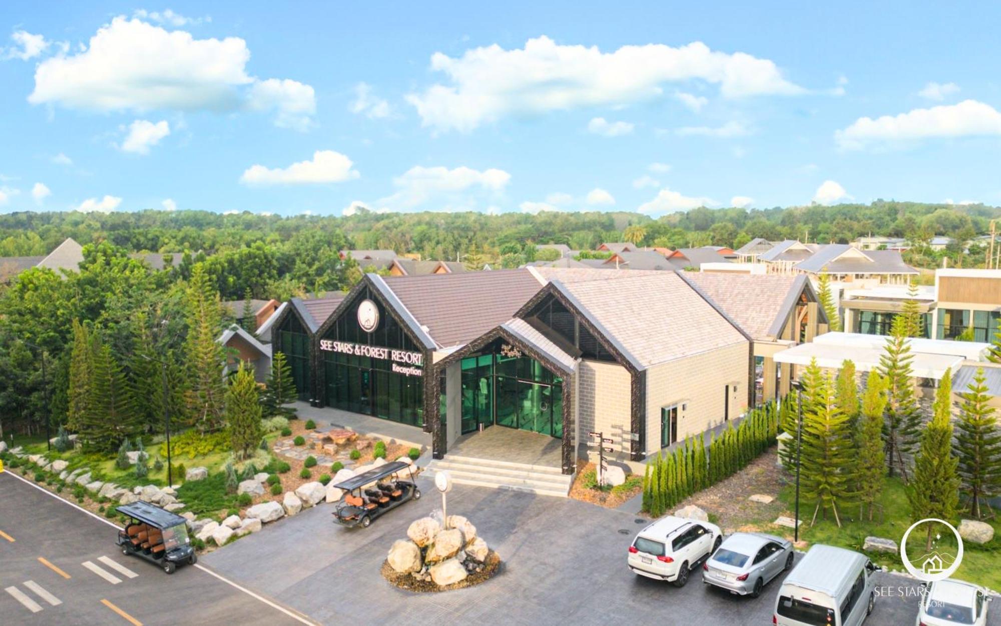 See Stars & Forest Resort Amphoe Sawang Daen Din Bagian luar foto