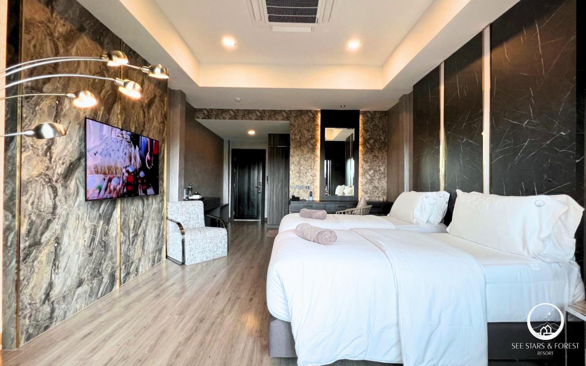 See Stars & Forest Resort Amphoe Sawang Daen Din Bagian luar foto