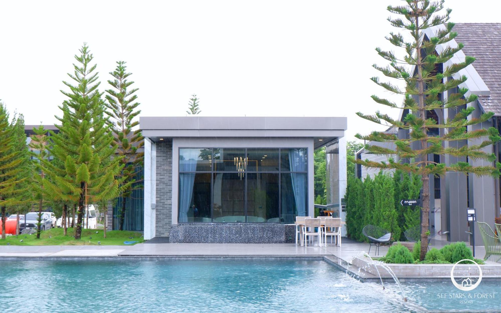 See Stars & Forest Resort Amphoe Sawang Daen Din Bagian luar foto