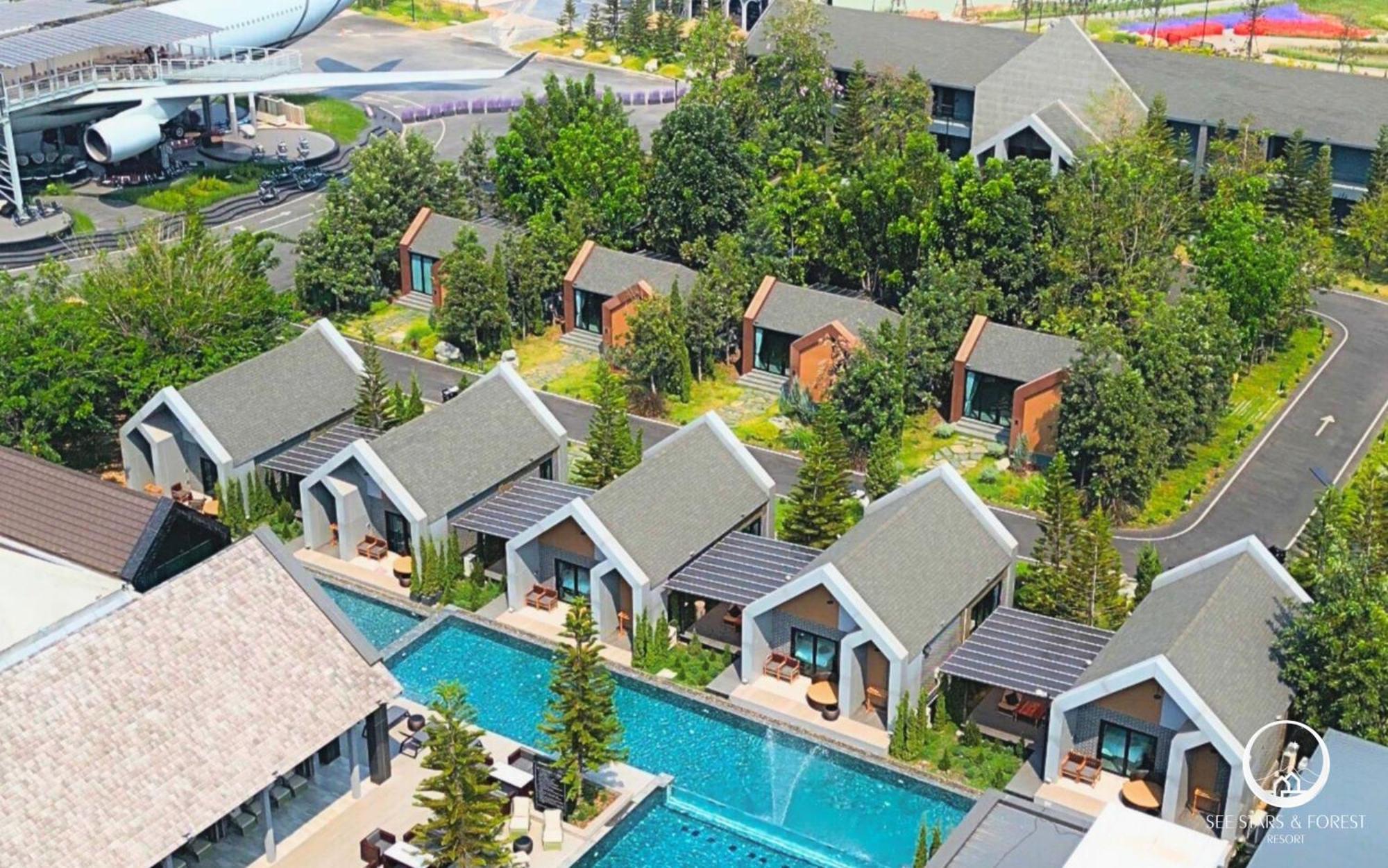 See Stars & Forest Resort Amphoe Sawang Daen Din Bagian luar foto