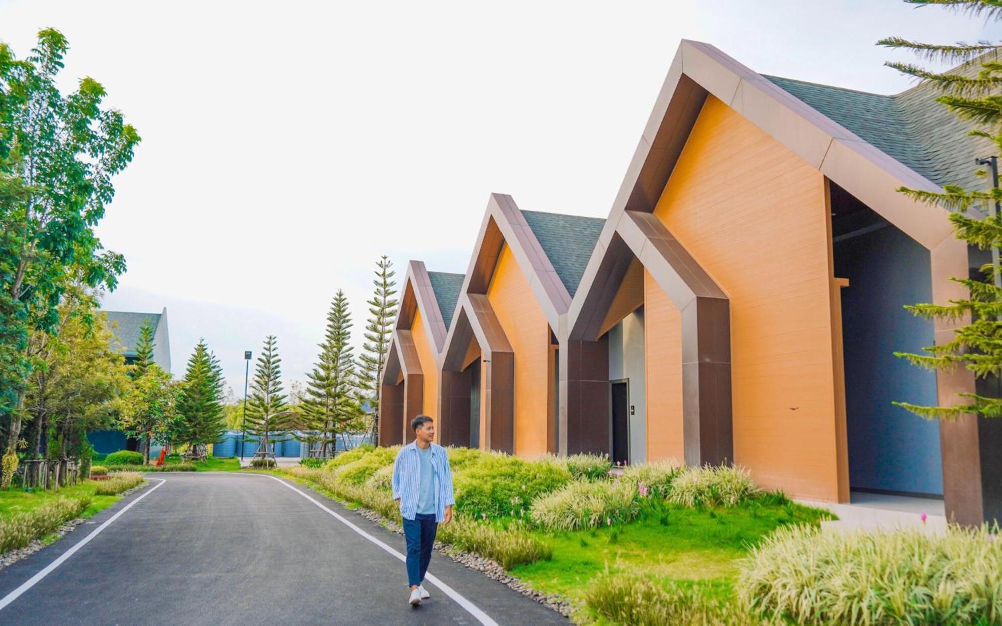 See Stars & Forest Resort Amphoe Sawang Daen Din Bagian luar foto