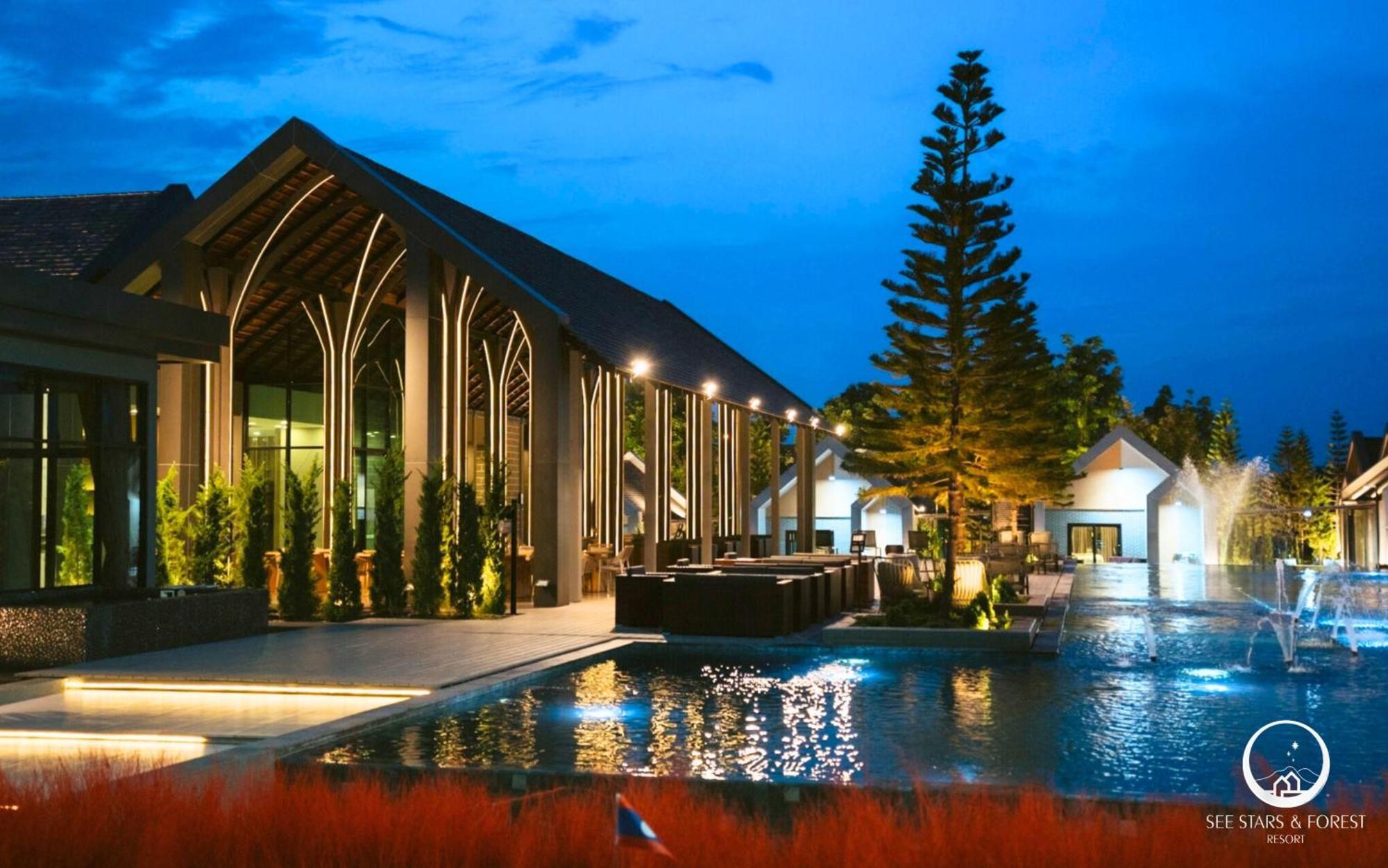See Stars & Forest Resort Amphoe Sawang Daen Din Bagian luar foto